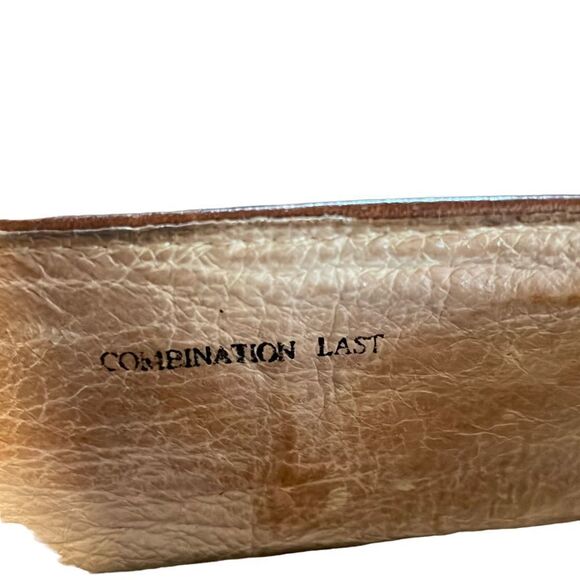 Avaron Brown Leather Mary Janes Comfort Shoe - 9.5 - Picture 11 of 13